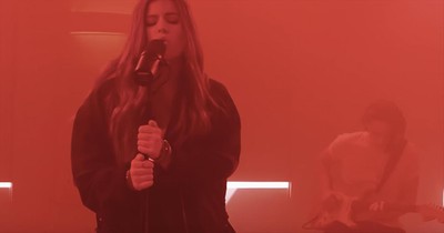 'Broke' - Riley Clemmons Acoustic Performance