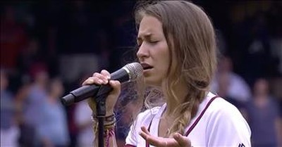 Lauren Daigle Sings 'God Bless America'  