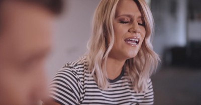 Husband And Wife Sing 'Open the Eyes of My Heart / Lord I Give You My Heart'