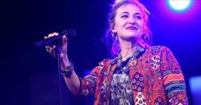 Lauren Daigle Went To A Prison To Worship And Had An Unexpected Experience 