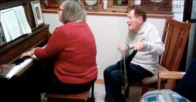 93-Year-Old Plays 'Just As I Am' On Musical Saw 