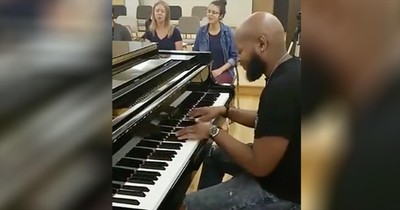 Gospel Singer Trey McLaughlin And Choir 'I Shall Wear A Crown'