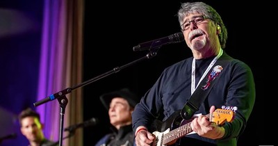 Alabama Tribute Leaves Lead Singer Randy Owen In Tears