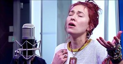 Lauren Daigle Performs Live Rendition Of 'You Say' SiriusXM Studios 
