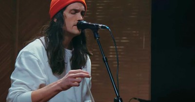 'Bigger Than I Thought' Passion Acoustic Performance