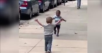 Two Toddler Best Friends Run To Greet Each Other In The Sweetest Way 