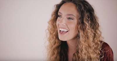 Lauryn Evans Sing '10,000 Reasons / What A Beautiful Name' Medley