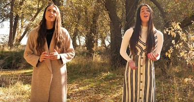 2 Sisters Perform 'How Great Thou Art' 