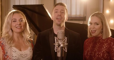 Peter Hollens Sings A Cappella 'Auld Lang Syne' For New Year