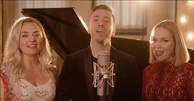 Peter Hollens Sings A Cappella 'Auld Lang Syne' For New Year 