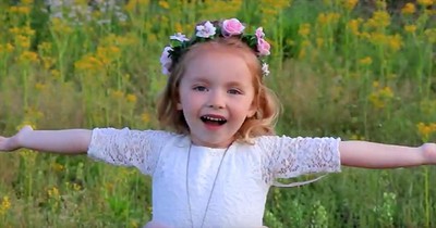 Precious 5-Year-Old Sings 'Open The Eyes Of My Heart'