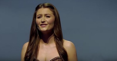 Celtic Woman Performs 'How Can I Keep From Singing'