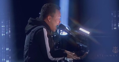 Kodi Lee Performs 'Sign of the Times' On AGT: The Champions Grand Finale