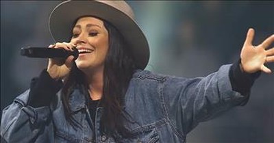'Way Maker' Passion Featuring Kari Jobe, Cody Carnes And Kristian Stanfill 