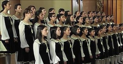 Award-Winning Girl's Choir Sings 'Ave Maria' 