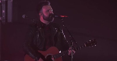 'Let The Light In' Live Performance From Cody Carnes