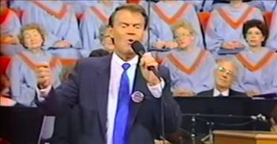 'In The Garden' Glen Campbell Performs Classic Hymn 