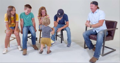 Chip Gaines Reads Dad Jokes To His Kids