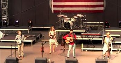 Southern Raised Bluegrass Band Performs 'Dueling Banjos' 