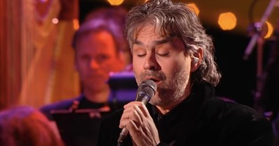 'Can't Help Falling In Love' Andrea Bocelli Live Performance