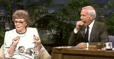 Johnny Carson Pranks Guest By Pretending To Eat Her Prize-Winning Chip