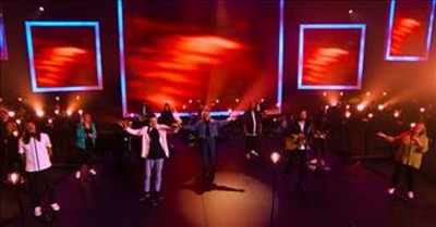 'Mighty To Save' Hillsong Worship Performance 