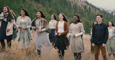 'Redeemed' Fountainview Academy Leads Us In Worship