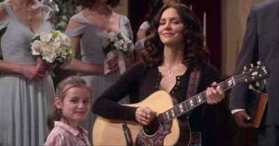 Katharine McPhee Stars In Family Netflix Series 'Country Comfort'
