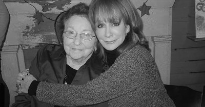 'You Never Gave Up On Me' Reba McEntire Sings For Her Mom
