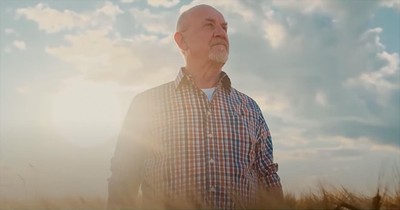 Country Duo The Band Steele Sing 'Amazing Grace'