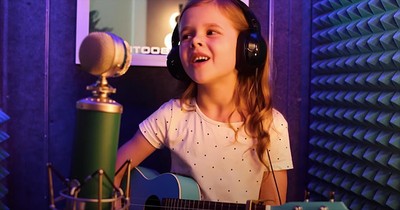 8-Year-Old Viral Voice Sings 'Somewhere Over The Rainbow'