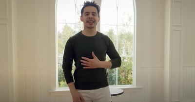 David Archuleta Sings 'Old Church Choir' With An Actual Choir