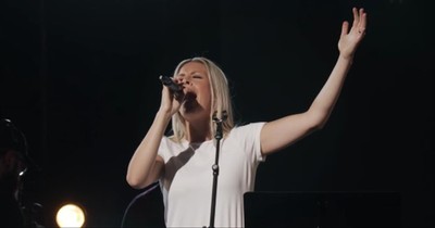 'O Praise The Name' Jenn Johnson Worship Performance