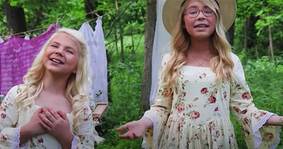 2 Sisters Sing Stunning 'Amazing Grace' Duet