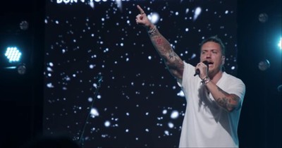 'Too Good To Not Believe' Brandon Lake Worship Performance