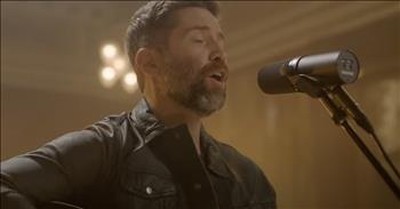 'Me And God' Josh Turner Acoustic Nashville Performance 