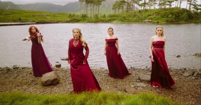 'Wild Mountain Thyme' Moving Celtic Woman Performance