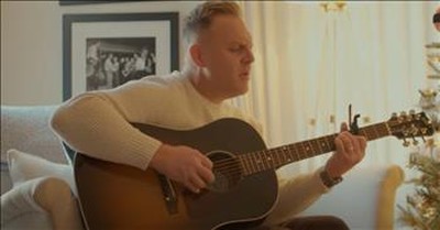 'Away In A Manger' Matthew West Acoustic Performance 