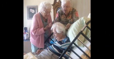 Elderly Women Give Their Bedridden Sister the Sweetest Makeover