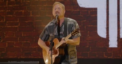 Tim Hawkins Imagines If Guns N' Roses Sang “The National Anthem”