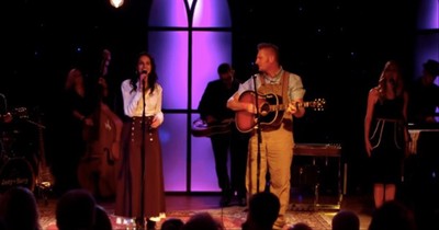 Classic Performance Of 'I'll Fly Away' From Joey And Rory
