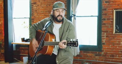 'All Joy No Stress' Rhett Walker Acoustic Performance