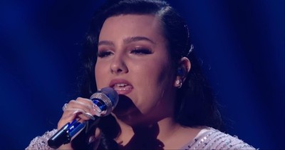 Nicolina Performs Chilling Rendition Of 'Hallelujah' On American Idol