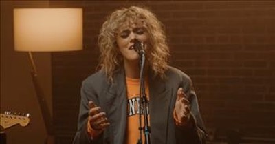 'All Eyes On You' TAYA Of Hillsong UNITED Acoustic Performance 
