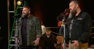 The Singing Contractors Perform 'Forever And Ever, Amen' 