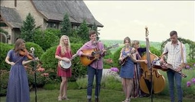 Bluegrass Family Band Performs 'Wild Mountain Thyme' 