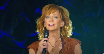 Reba McEntire Performs 'I’ve Got The Lord On My Side / Jesus Loves Me'