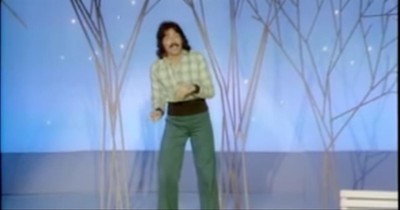 Classic 1973 Performance Of Tie A Yellow Ribbon Round the Ole Oak Tree