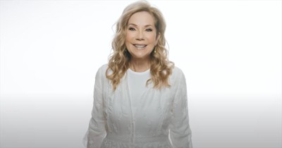 'The God Of The How And When (Mary)' Kathie Lee Gifford With Katie Ohh