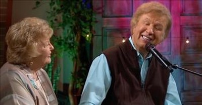 'Tho' Autumn's Coming On' Live Worship From Bill Gaither 